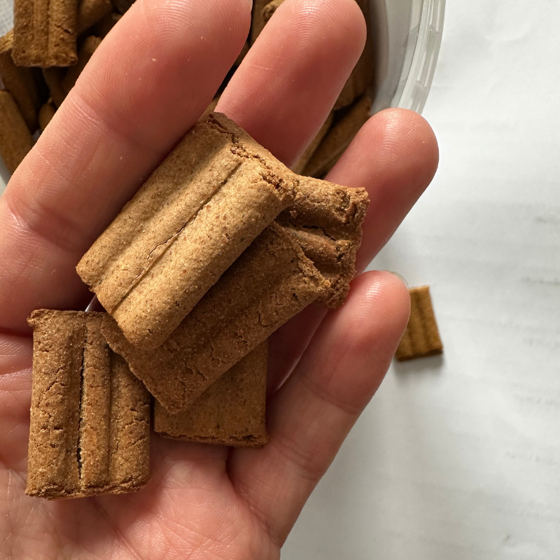 Wholemeal dog biscuit with honey